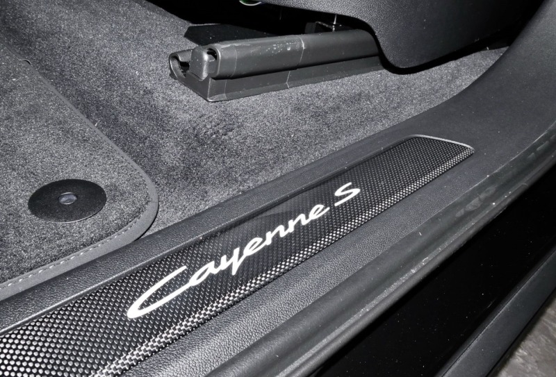 Porsche Cayenne S = Sport Chrono= Carbon Interior Гаранция, снимка 7 - Автомобили и джипове - 45423125