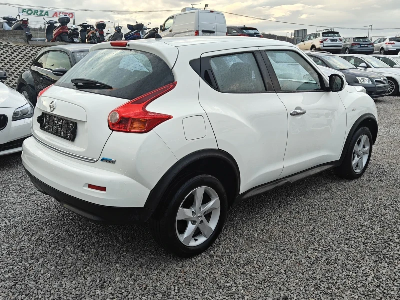 Nissan Juke, снимка 8 - Автомобили и джипове - 48335574