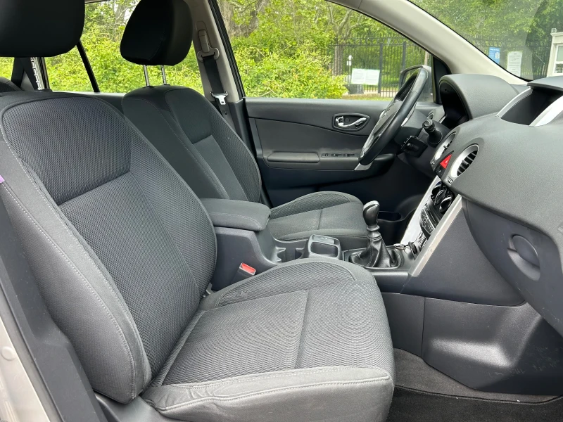 Renault Koleos 2.5 i, снимка 13 - Автомобили и джипове - 50487018
