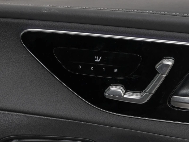 Mercedes-Benz GLC 300 AMG/COUPE/4-MATIC/NIGHT/LED/PANO/CAMERA/, снимка 11 - Автомобили и джипове - 51339460