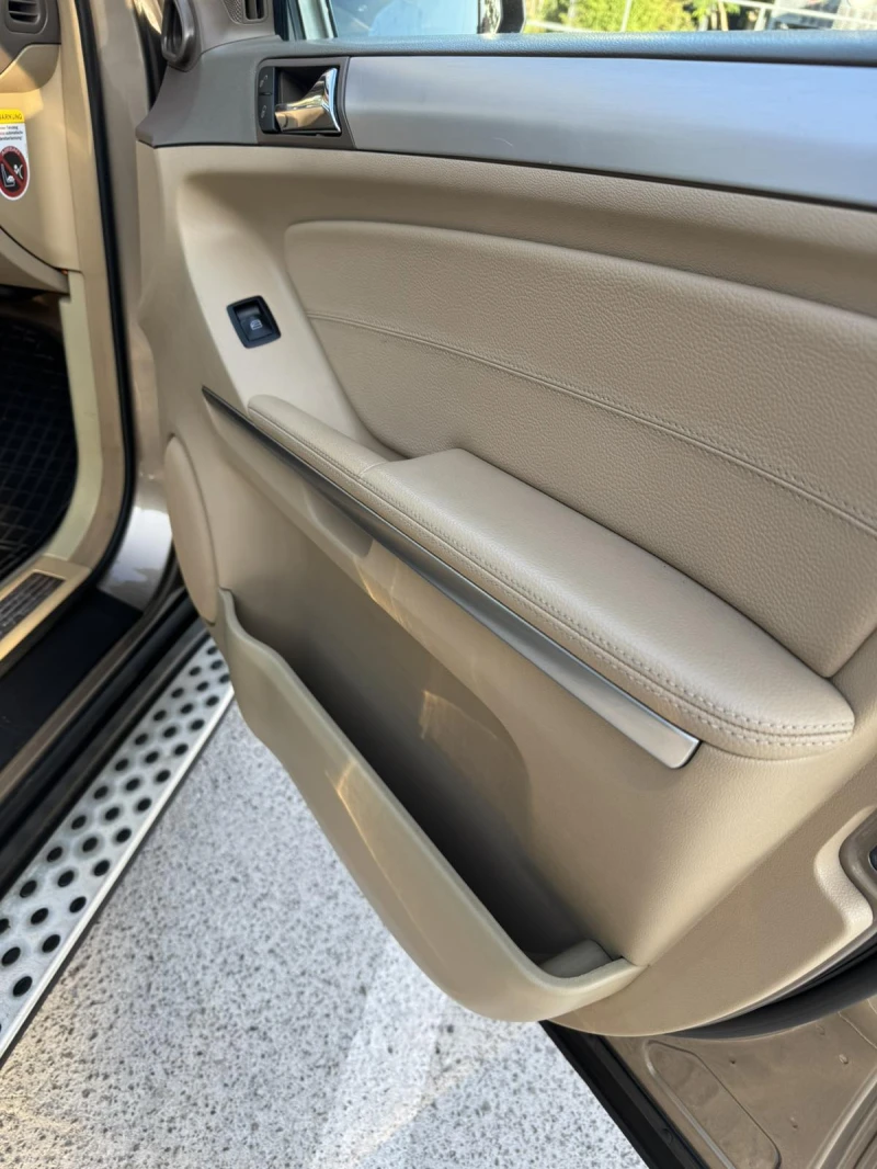 Mercedes-Benz ML 320, снимка 12 - Автомобили и джипове - 52648219