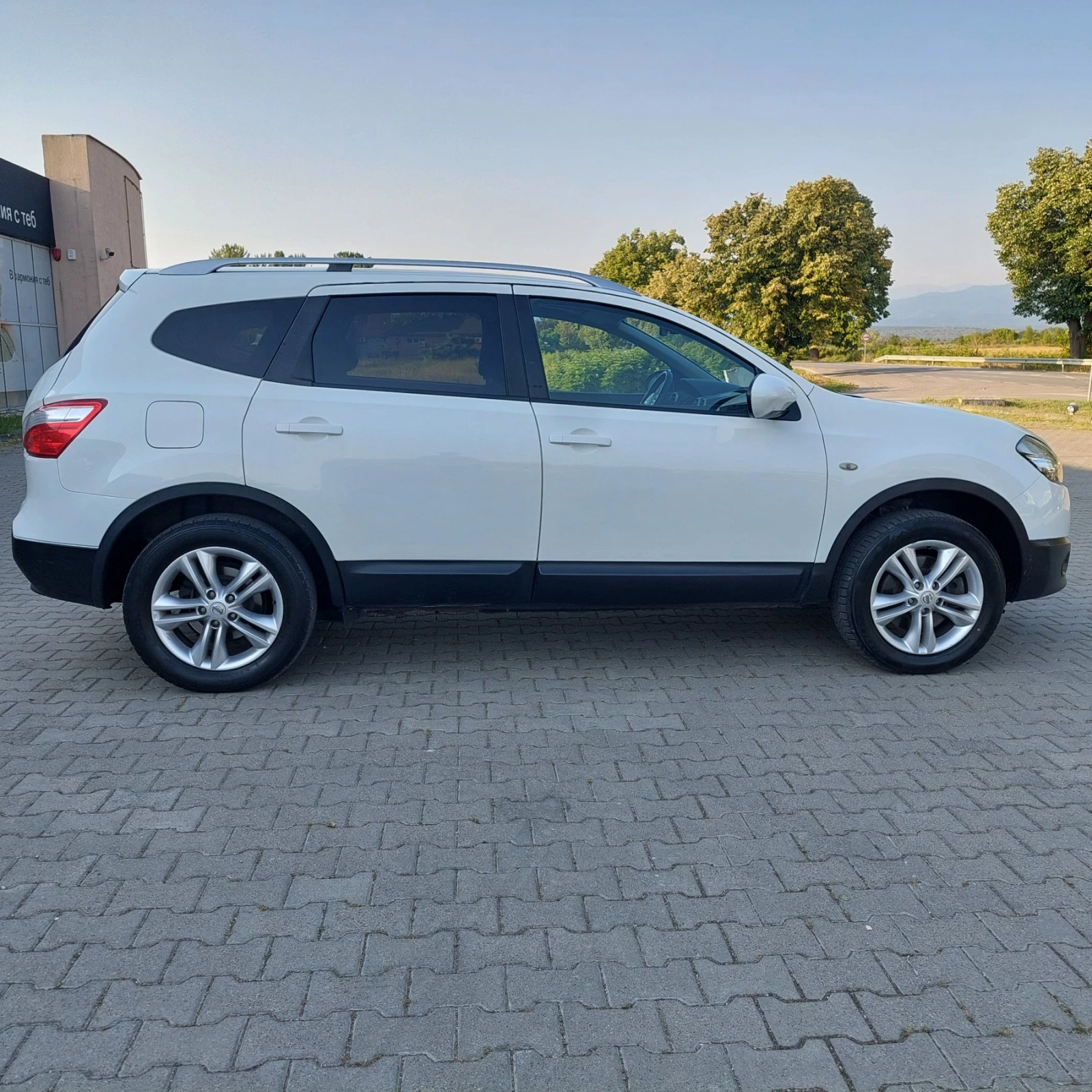 Nissan Qashqai 2.0 - изображение 4