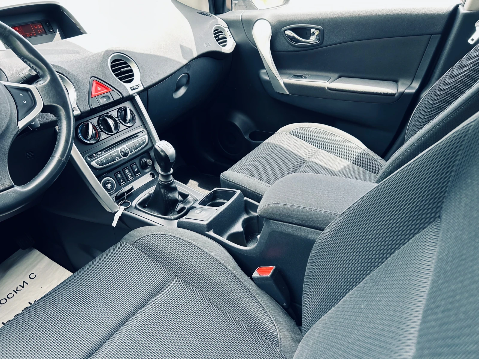 Renault Koleos 2.5 i - изображение 9