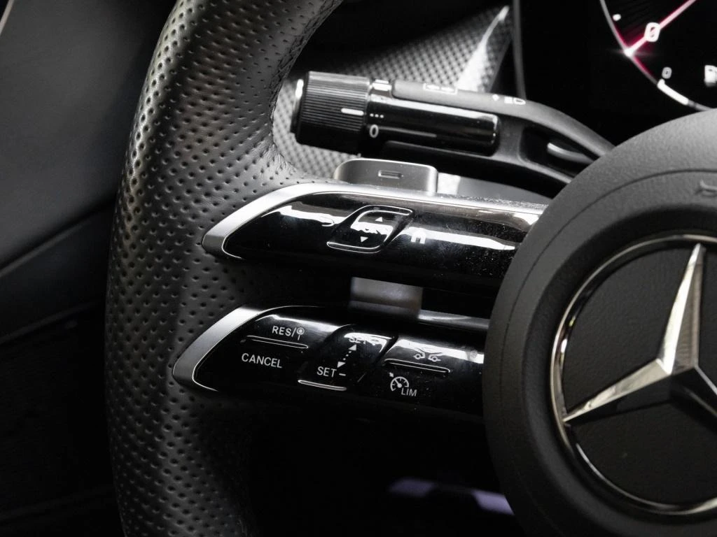 Mercedes-Benz GLC 300 AMG/COUPE/4-MATIC/NIGHT/LED/PANO/CAMERA/ - изображение 6