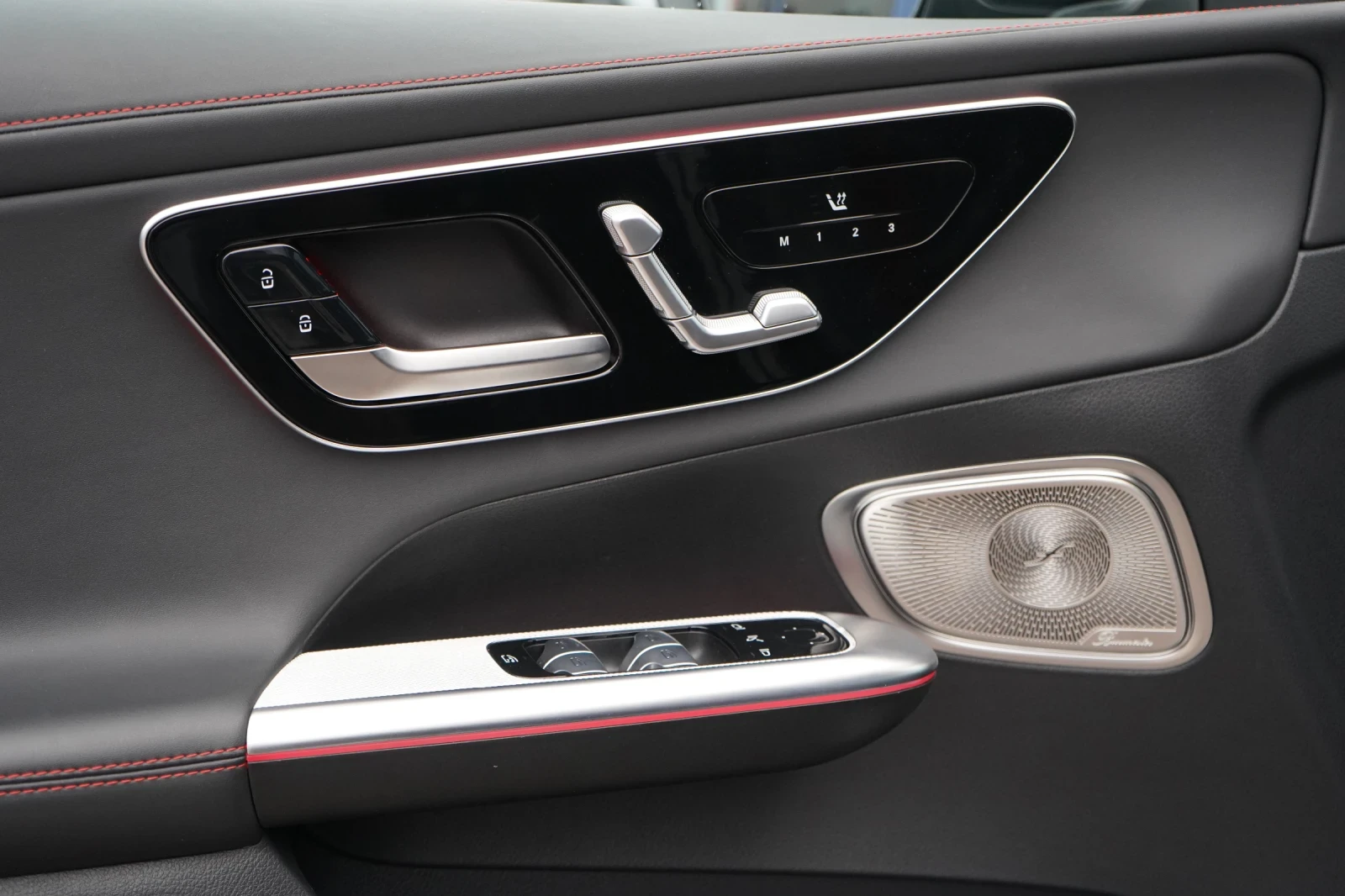 Mercedes-Benz GLC 43 AMG 4M* BURM* PANO* HEAD UP* KEYLESS* EXCLUSIVE | Mobile.bg   7