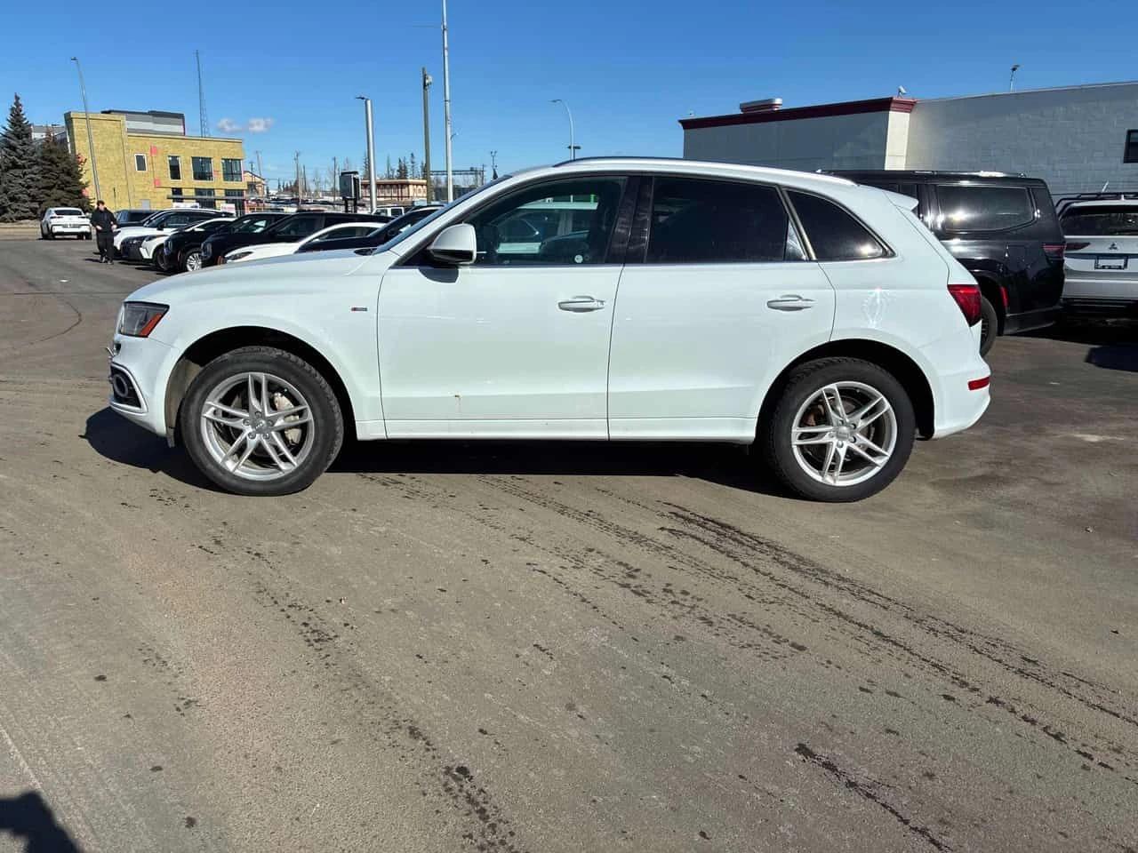 Audi Q5 * 2.0T Progressiv * PANO* NAVI* ПОДГРЕВ* , снимка 2 - Автомобили и джипове - 53815416
