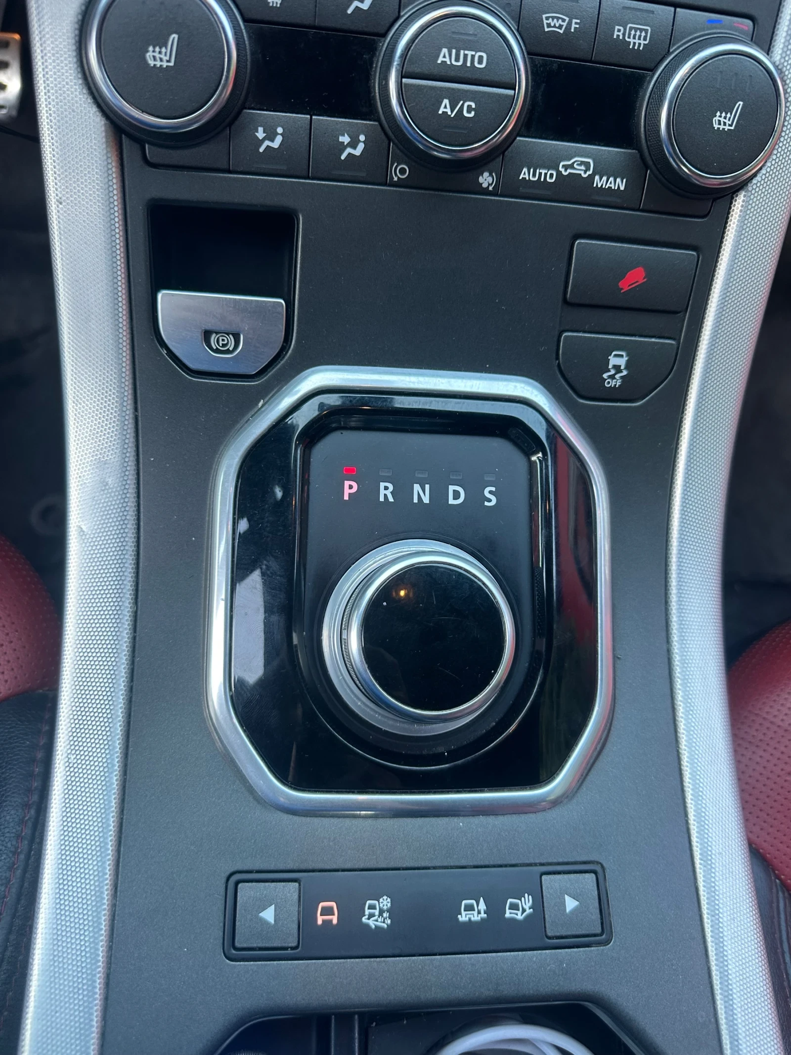 Land Rover Evoque 2.2d, снимка 16 - Автомобили и джипове - 54345739