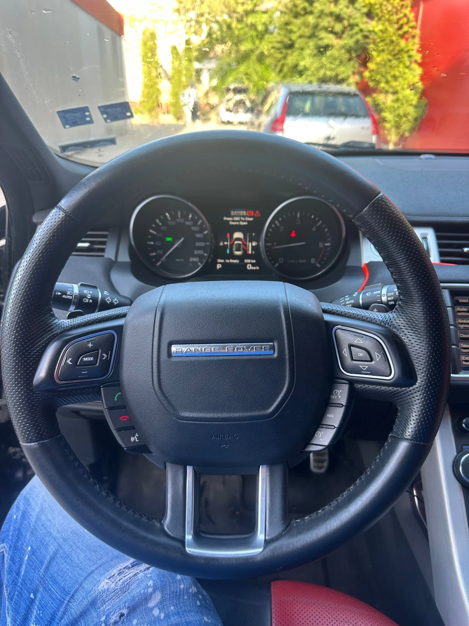 Land Rover Evoque 2.2d, снимка 13 - Автомобили и джипове - 54345739