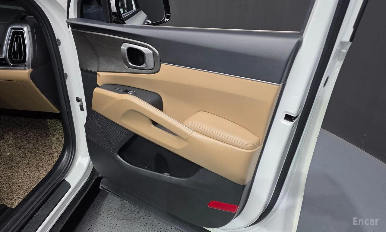 Kia Sorento ДИСТРОНИК* ОБДУХВАНЕ* DIGITAL* КАМЕРА* 4 ПОДГРЕВА*, снимка 12 - Автомобили и джипове - 54391354