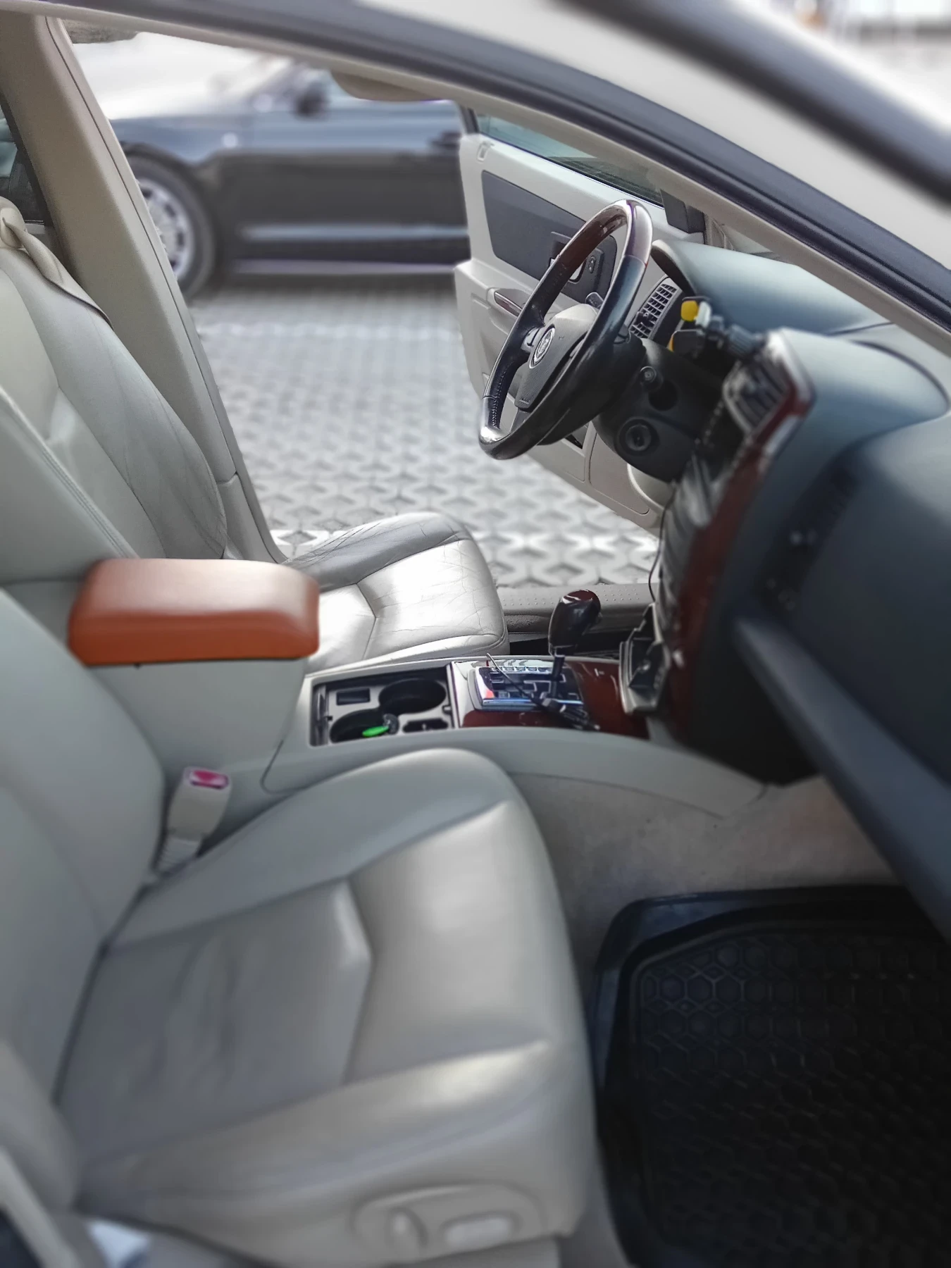 Cadillac Srx, снимка 10 - Автомобили и джипове - 54806420
