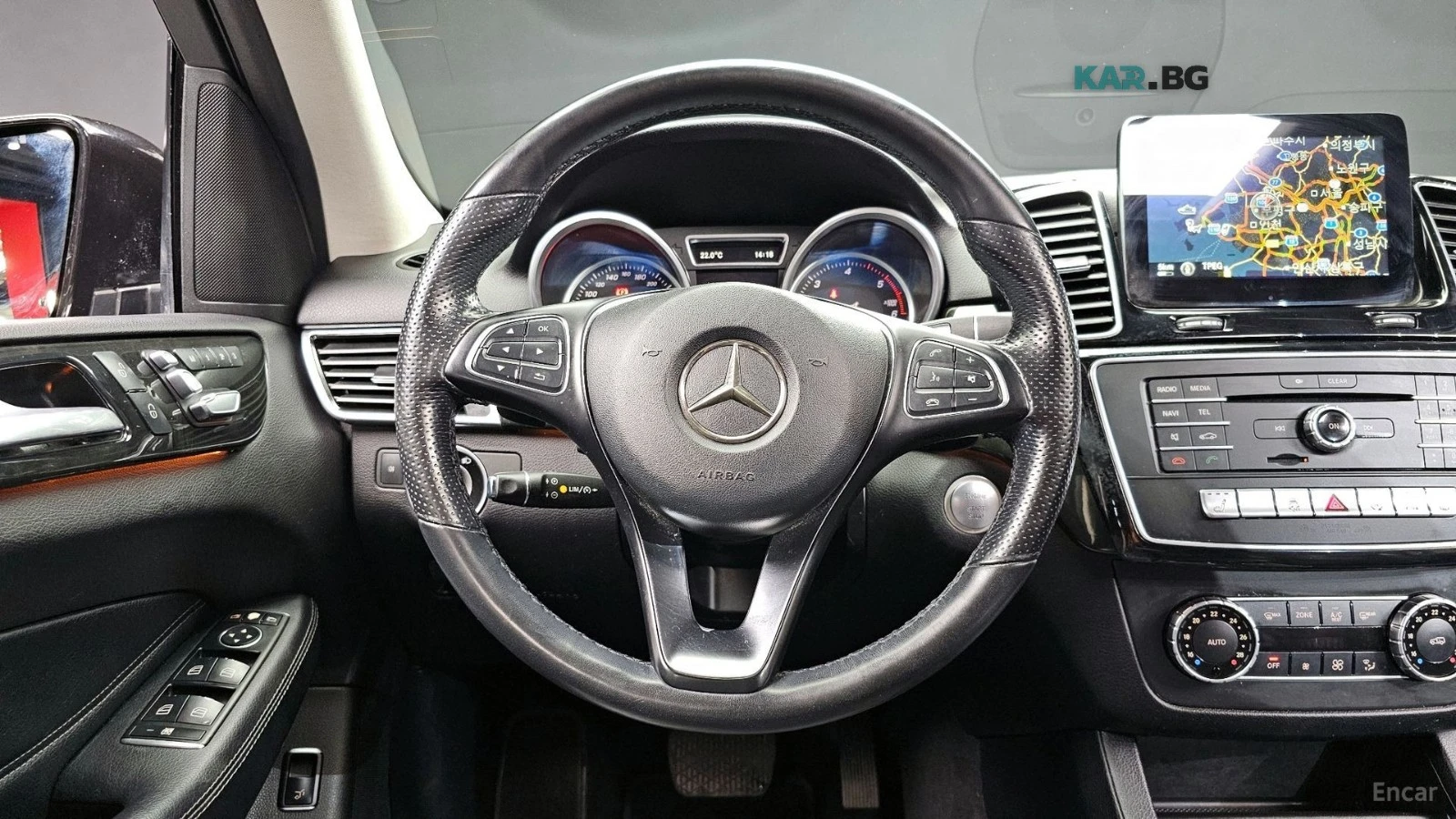 Mercedes-Benz GLE 250 4MATIC* КОЖА* ПОДГРЕВ* PANO* НАВИ* АВТОКРЕДИТ* , снимка 12 - Автомобили и джипове - 55694476