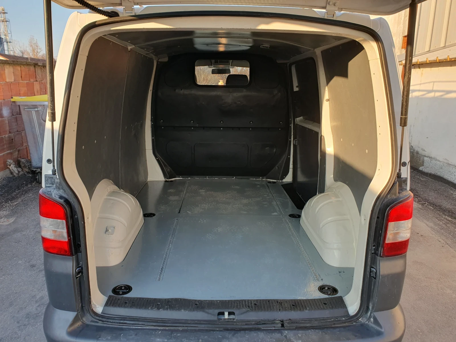 VW Transporter 2.0 тди 102к.с КЛИМАТИК  - изображение 7