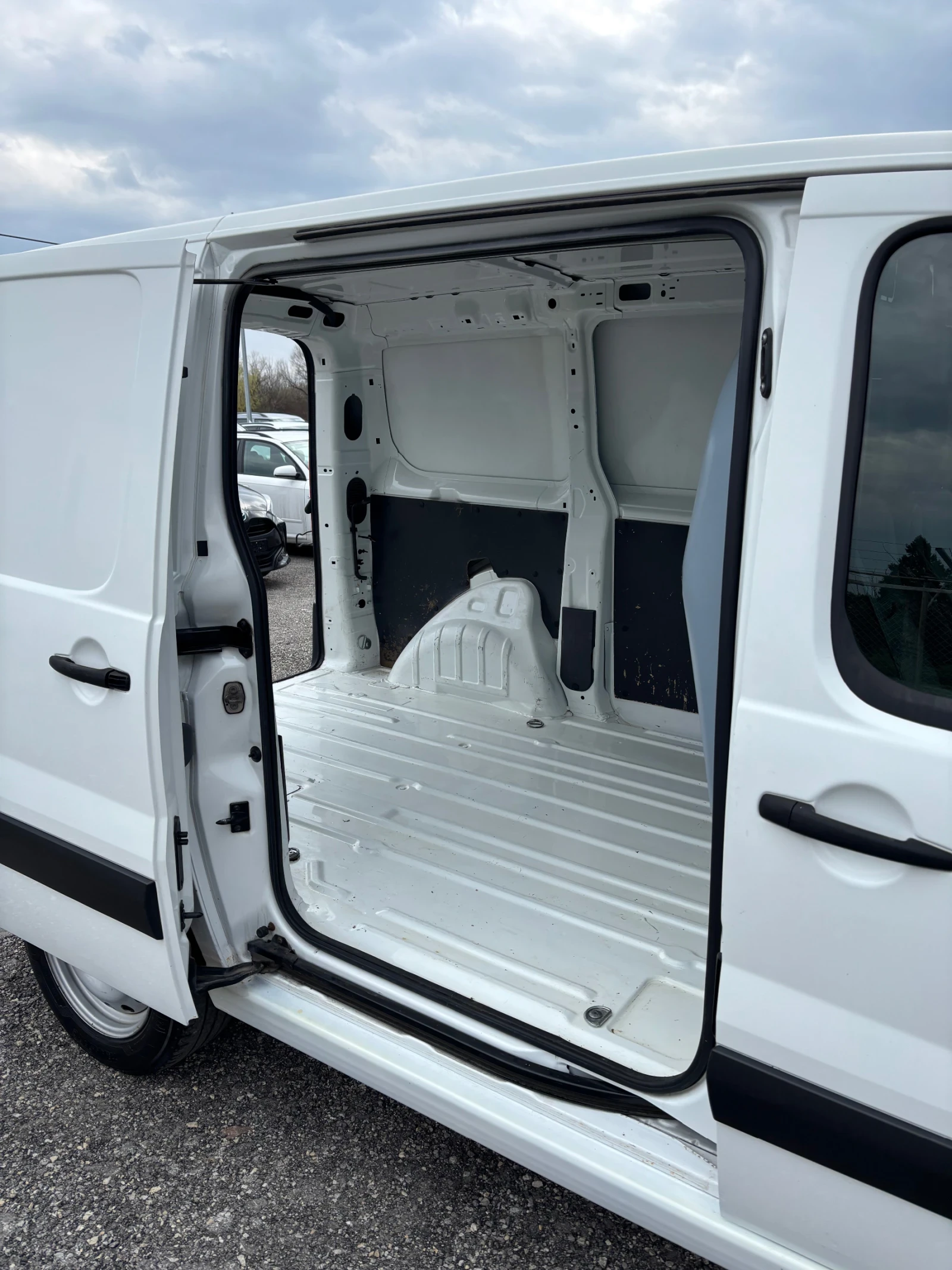 Peugeot Expert 2.0HDI, снимка 9 - Бусове и автобуси - 54012765