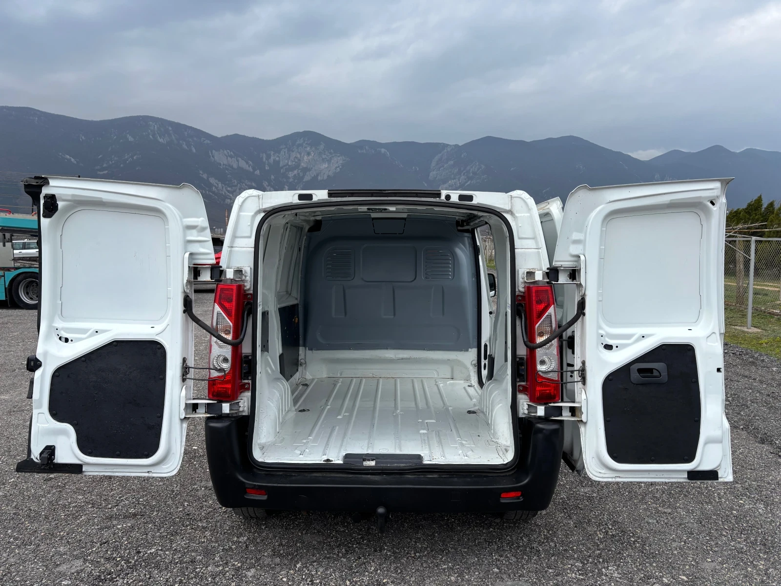 Peugeot Expert 2.0HDI, снимка 8 - Бусове и автобуси - 54012765