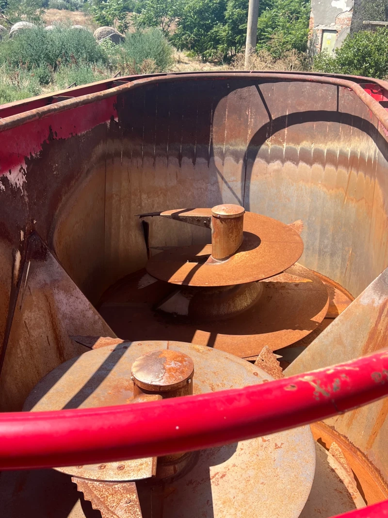 Специализирани машини Други Миксер kverneland siloking 24 кубика, снимка 9 - Селскостопанска техника - 52384948