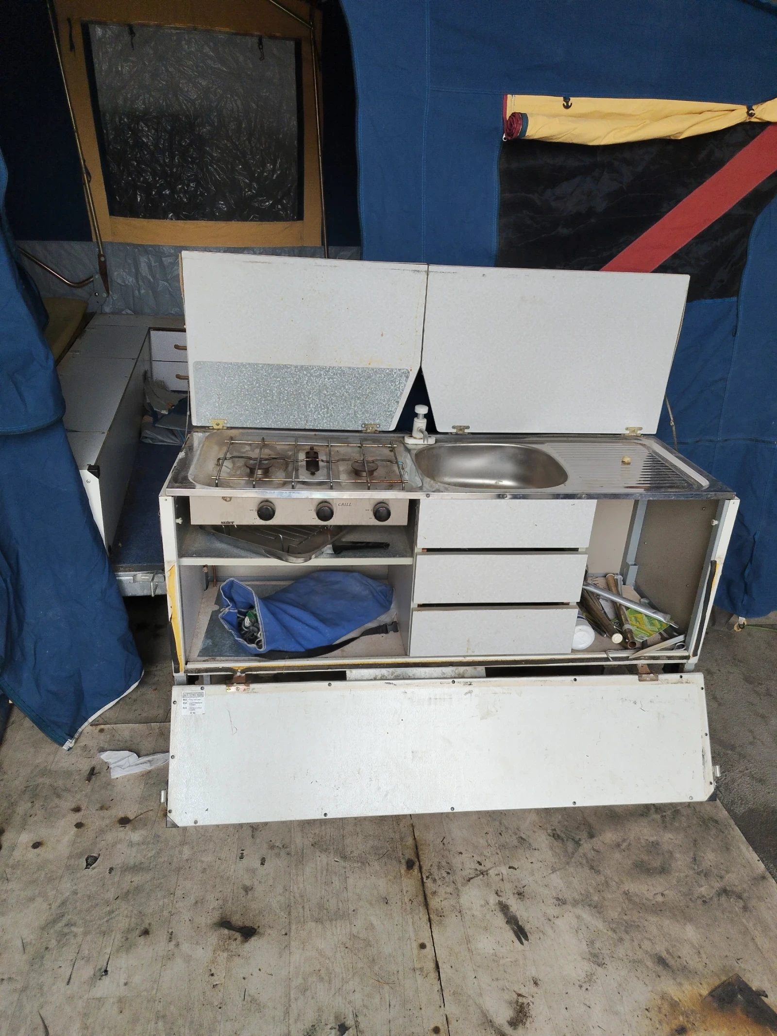 Каравана Carado Conway products ltd, снимка 3 - Каравани и кемпери - 56235166