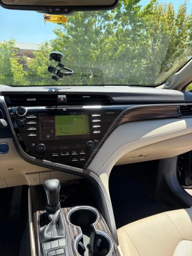 Toyota Camry FACELIFT Executive/Luxury, снимка 10