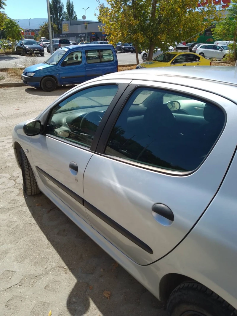 Peugeot 206, снимка 8 - Автомобили и джипове - 47504807