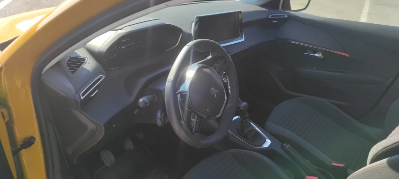 Peugeot 208, снимка 7 - Автомобили и джипове - 47931231