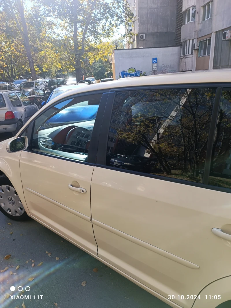 VW Touran, снимка 4 - Автомобили и джипове - 48284798