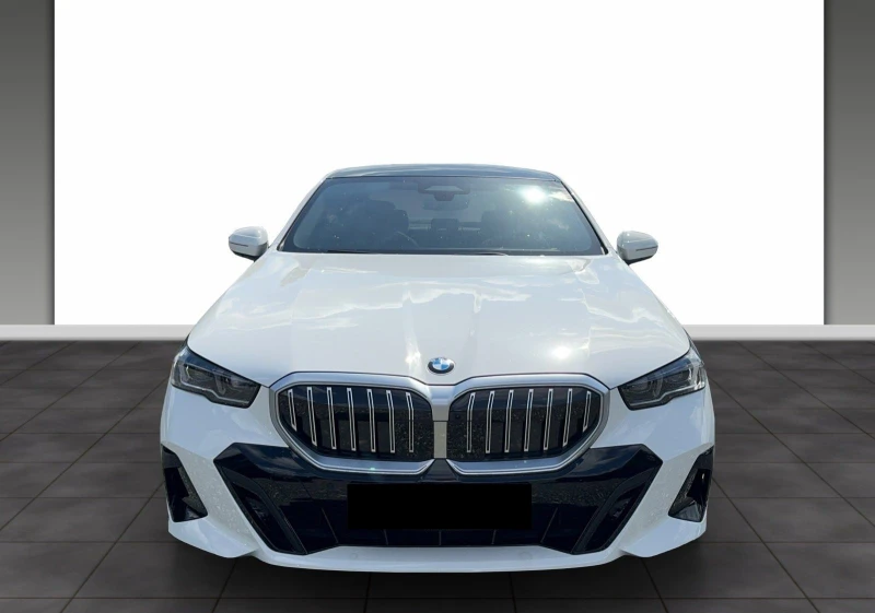 BMW 520 d xDrive = M-Sport= Гаранция, снимка 2 - Автомобили и джипове - 48487926