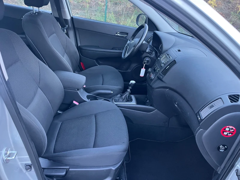 Hyundai I30 1.6i DOHC, снимка 8 - Автомобили и джипове - 52133710