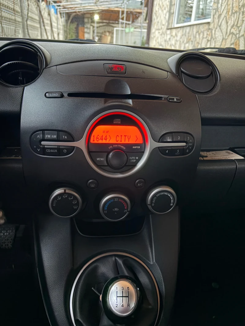 Mazda 2, снимка 4 - Автомобили и джипове - 53042878