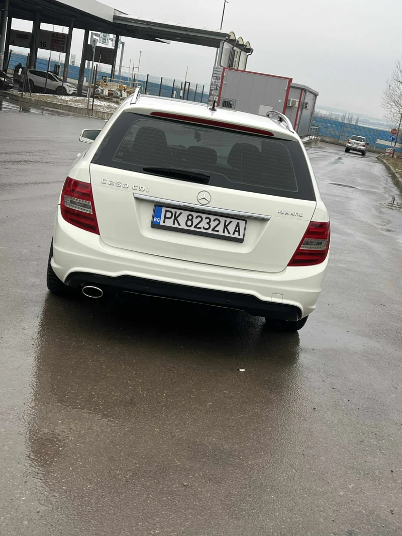 Mercedes-Benz C 250, снимка 5 - Автомобили и джипове - 53246756