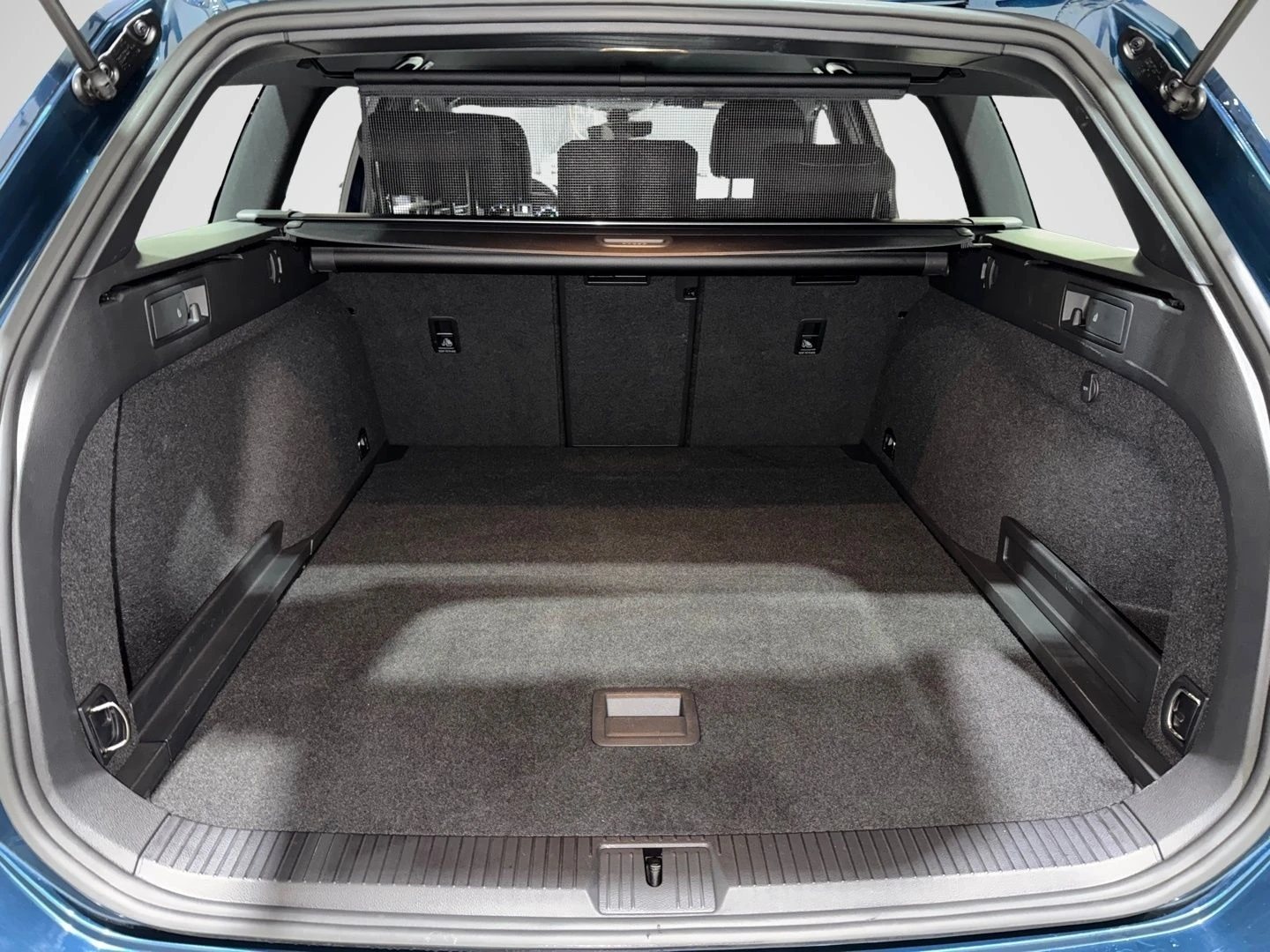 VW Passat 2.0-TDI/200HP/DSG/BUSINESS/CAM/NAVI/LED/KLESS/328v - изображение 8