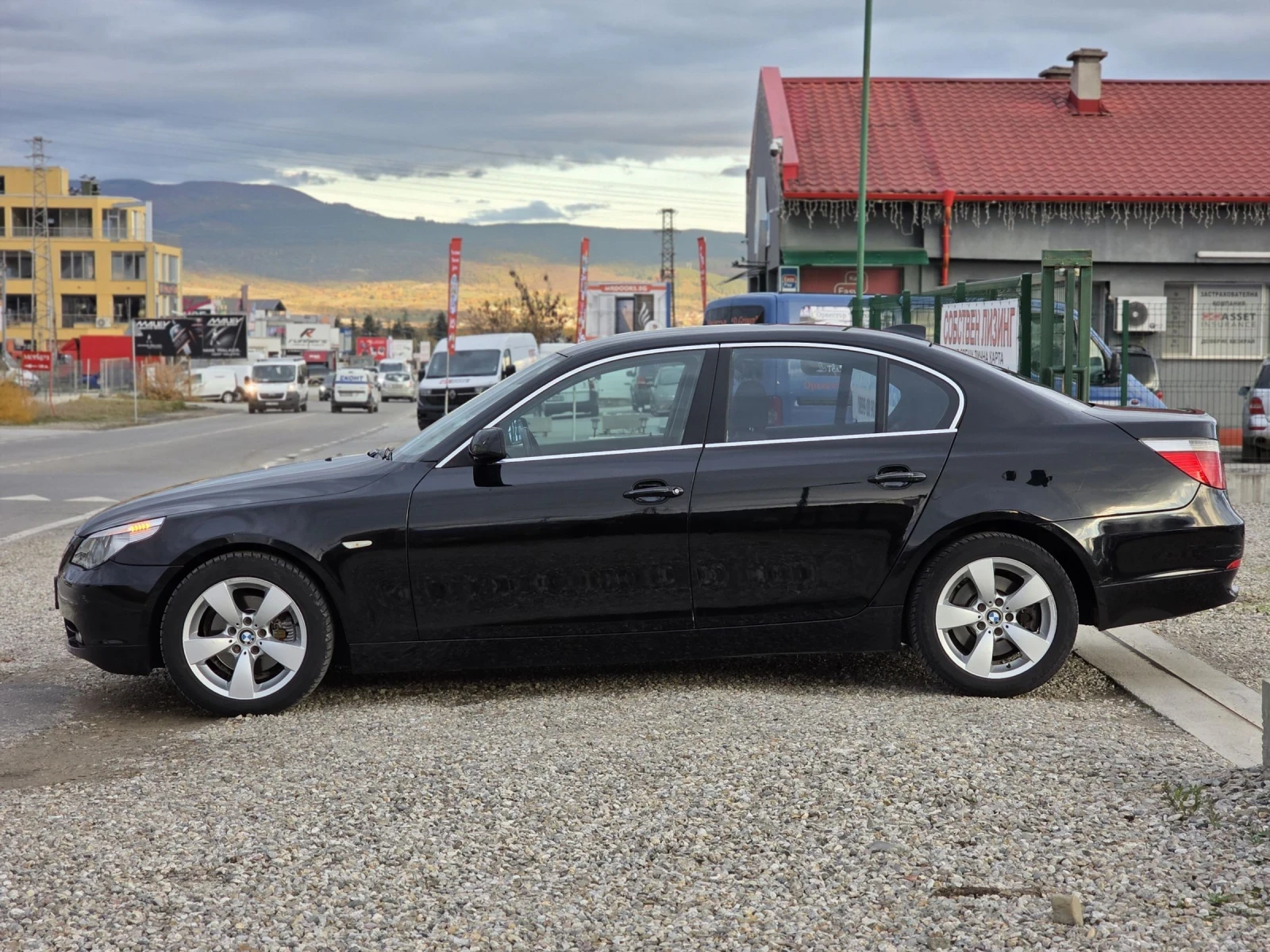 BMW 520 2.0i 170 k.c. ЛИЗИНГ - изображение 2