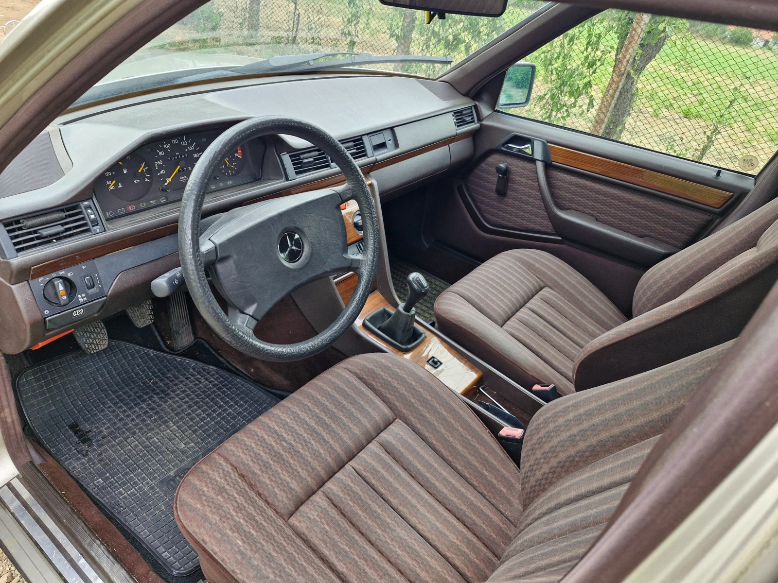 Mercedes-Benz 124 2.0i | Mobile.bg   10