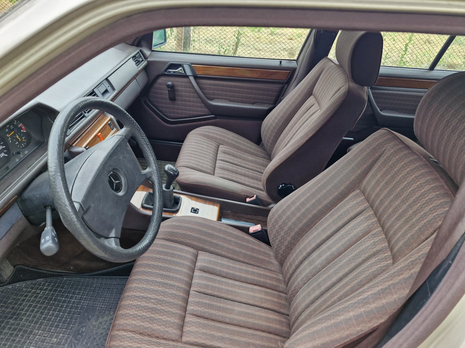 Mercedes-Benz 124 2.0i | Mobile.bg   9