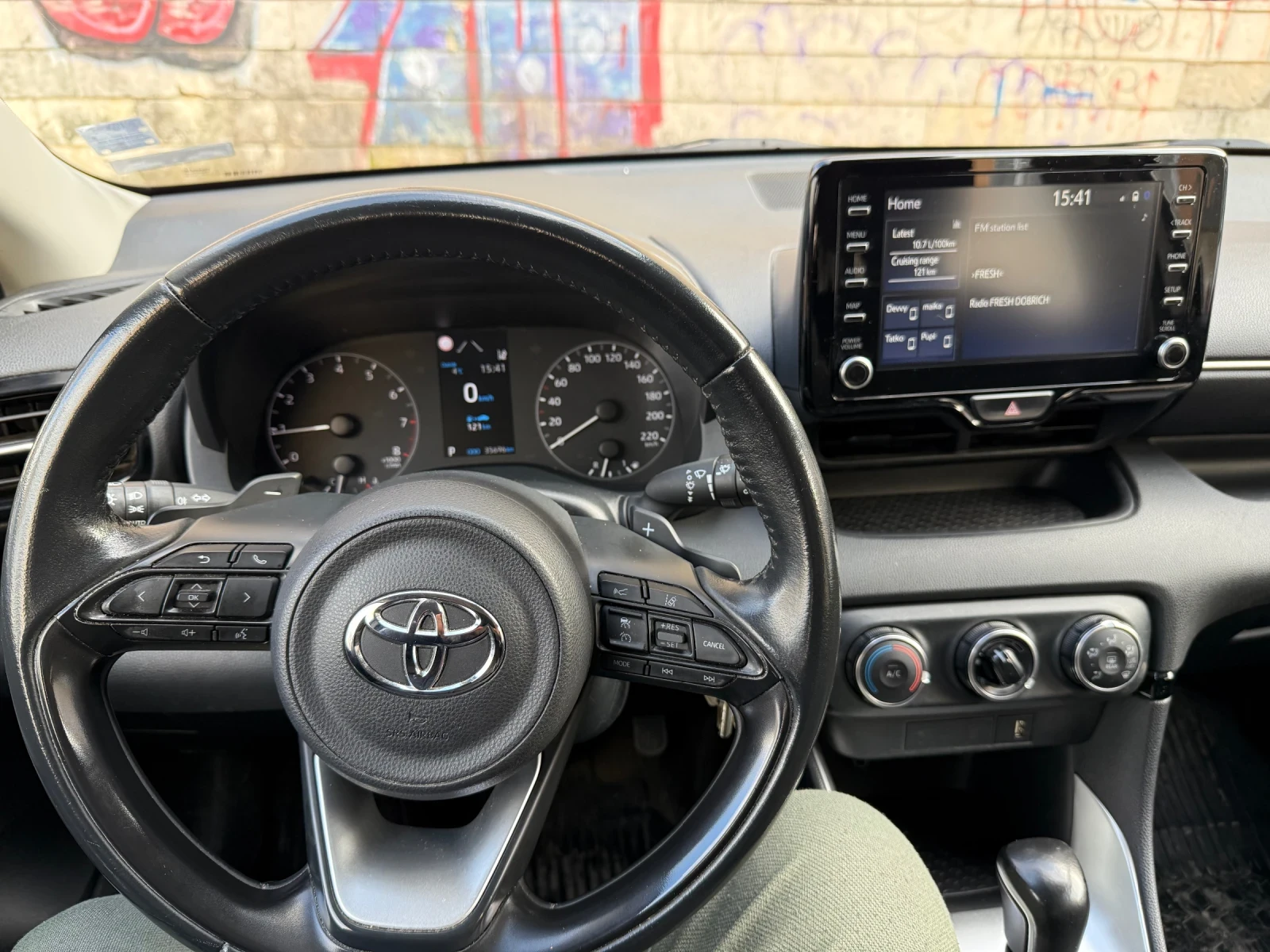 Toyota Yaris  - изображение 9