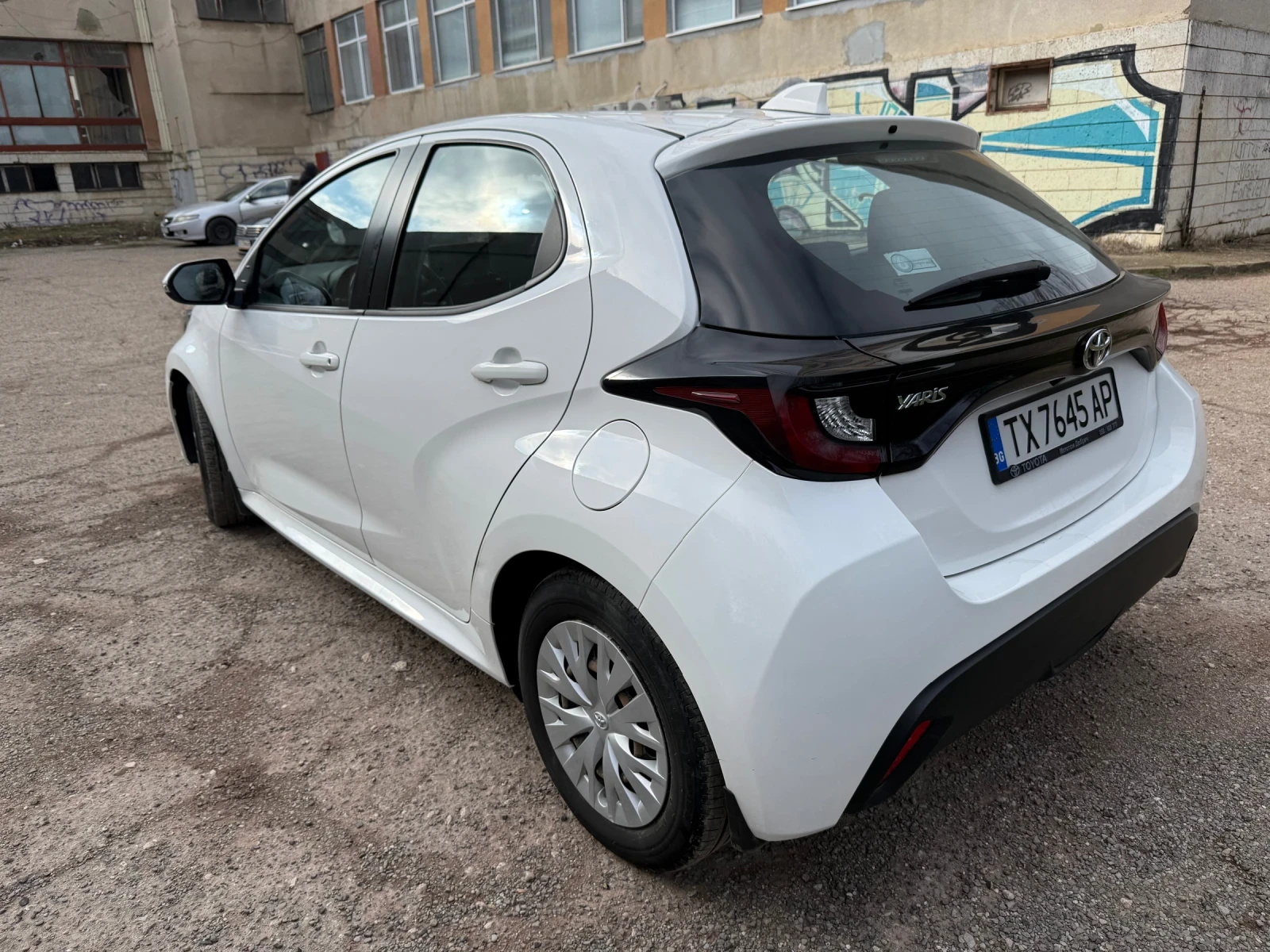 Toyota Yaris  - изображение 5