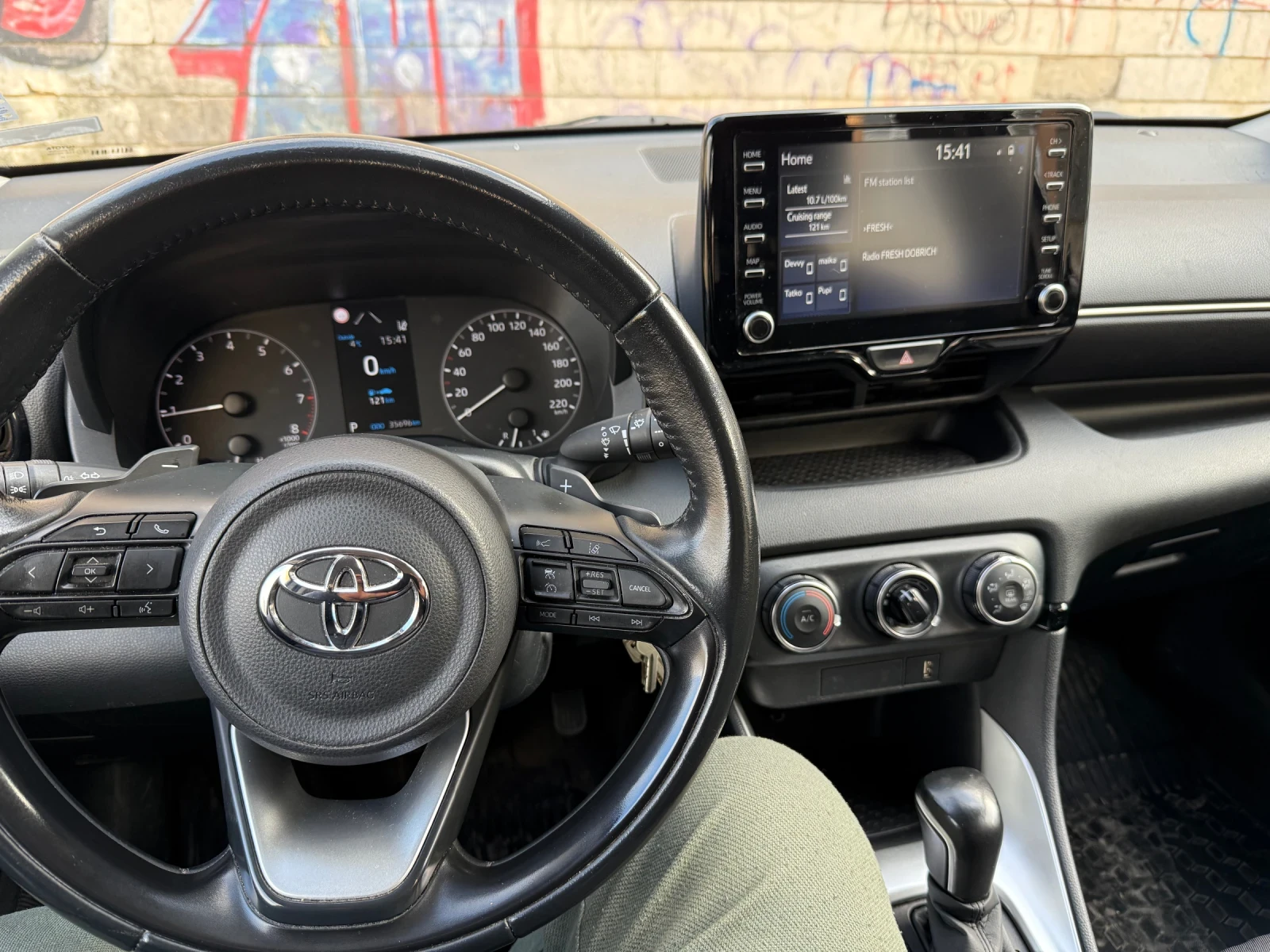 Toyota Yaris  - изображение 10