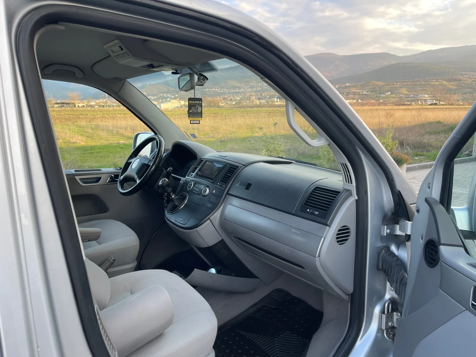 VW Multivan Camper, снимка 8 - Автомобили и джипове - 54006097