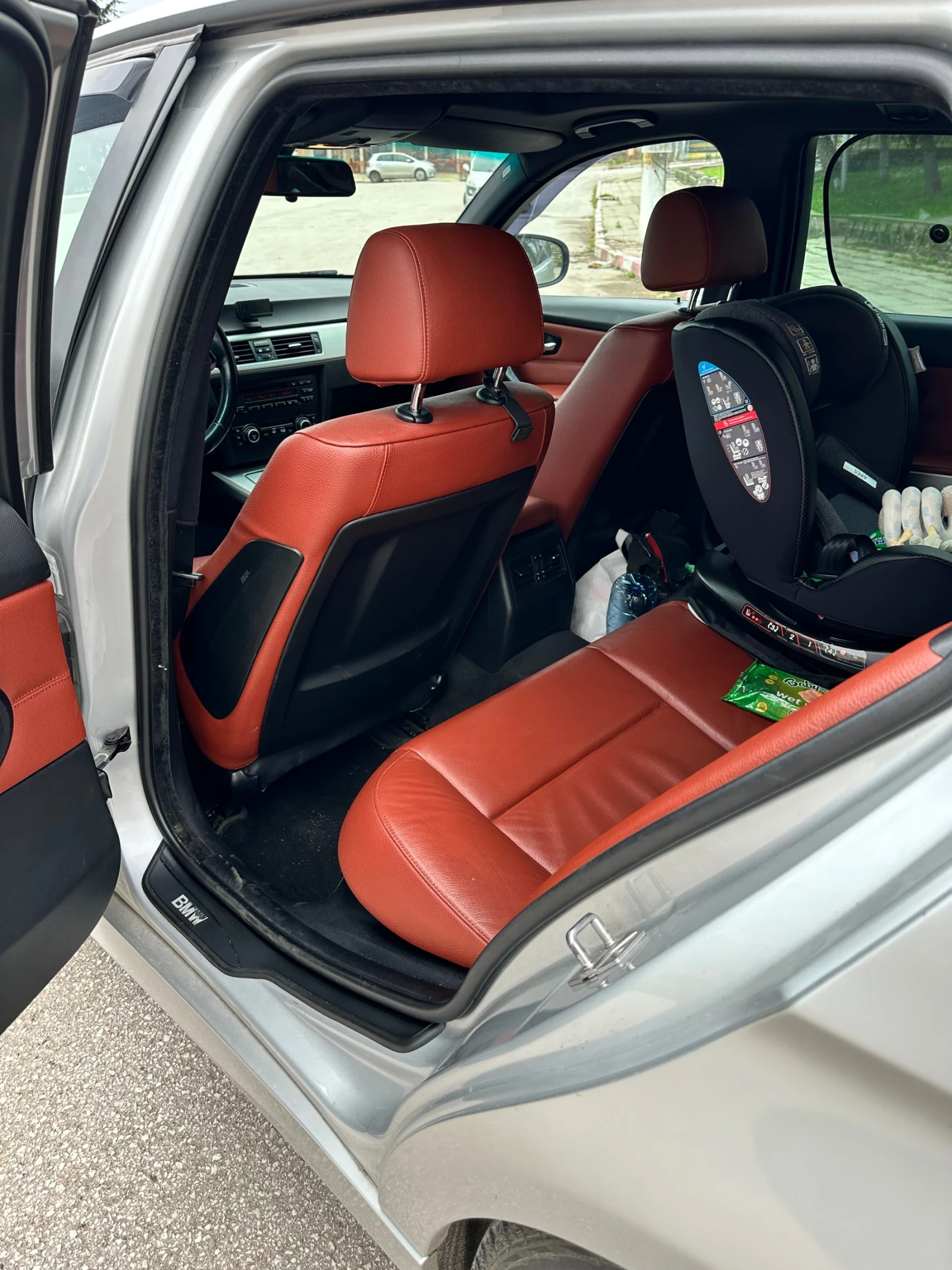 BMW 320, снимка 10 - Автомобили и джипове - 54030797