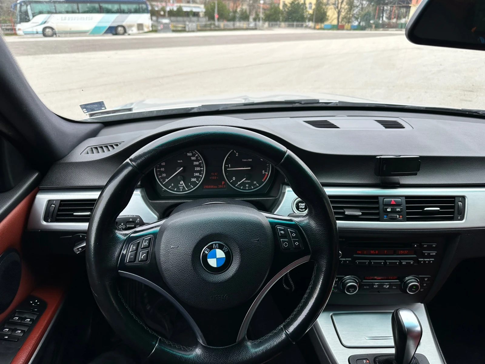 BMW 320, снимка 14 - Автомобили и джипове - 54030797