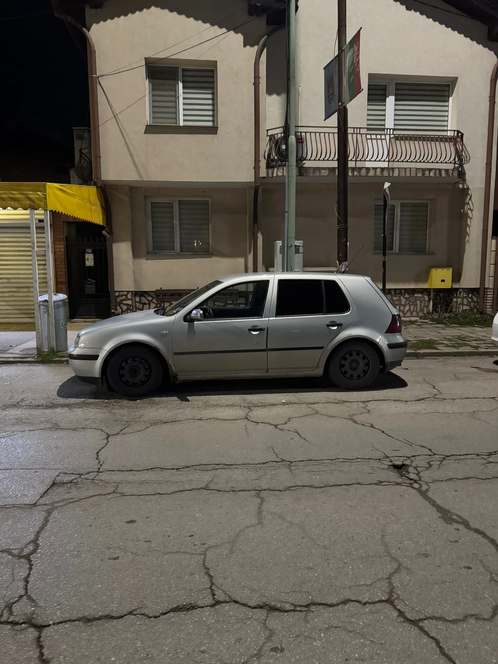 VW Golf MK4 1.9 AGR, снимка 12 - Автомобили и джипове - 54062673