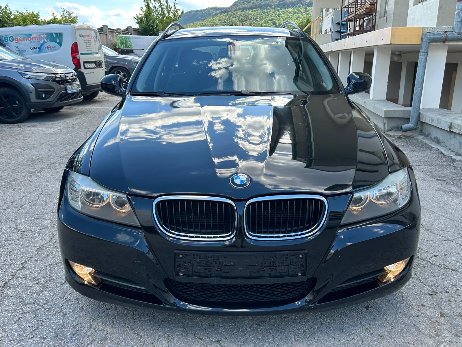 BMW 320 2.0D FACE НАВИ, снимка 2 - Автомобили и джипове - 54713818