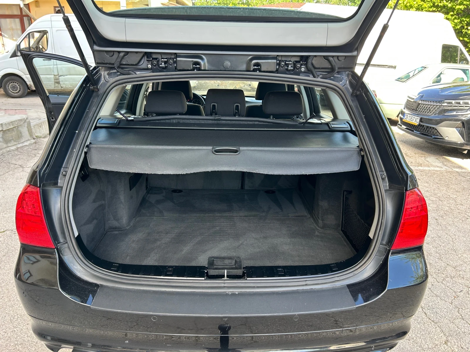 BMW 320 2.0D FACE НАВИ, снимка 13 - Автомобили и джипове - 54713818