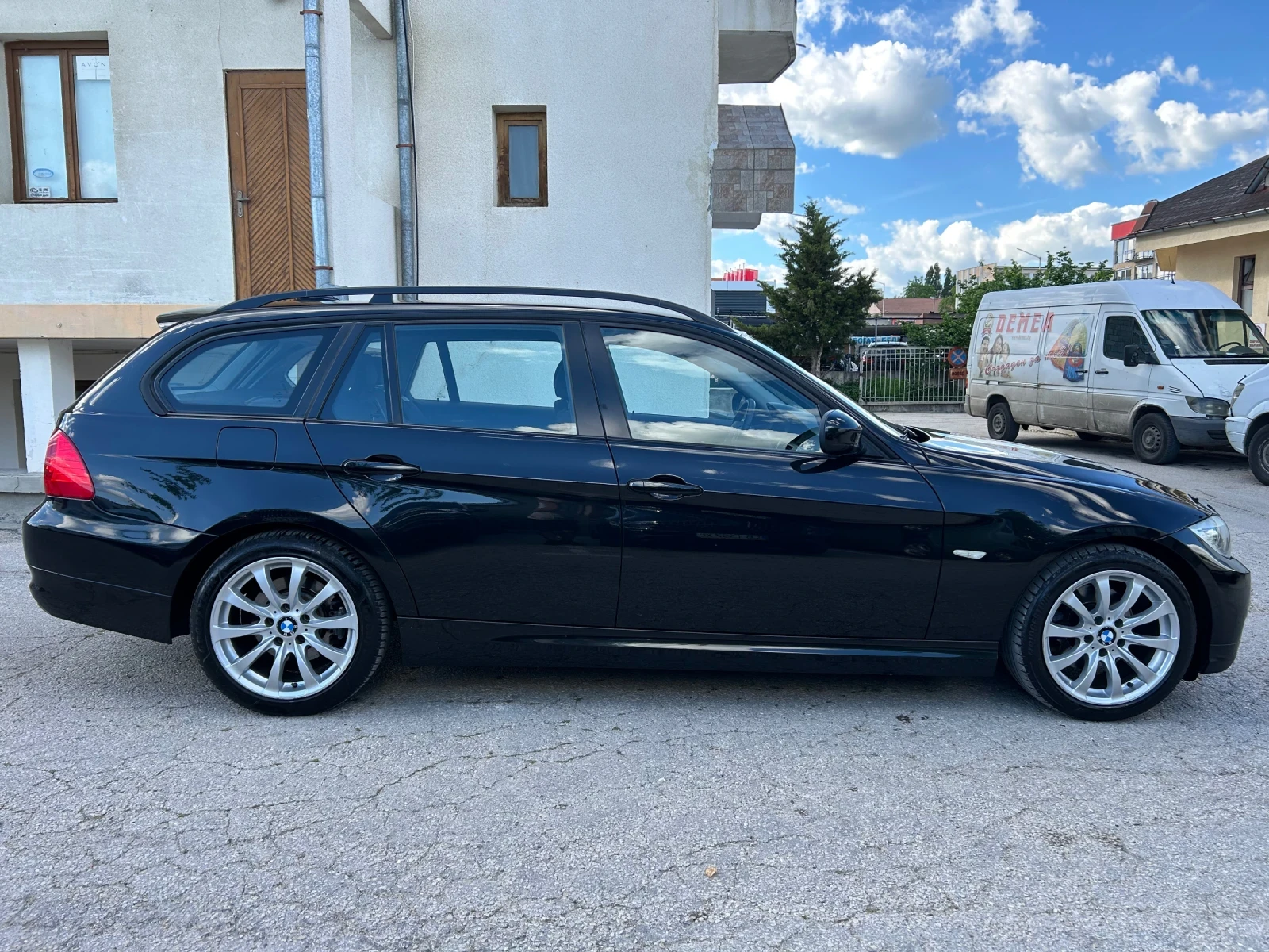 BMW 320 2.0D FACE НАВИ, снимка 4 - Автомобили и джипове - 54713818