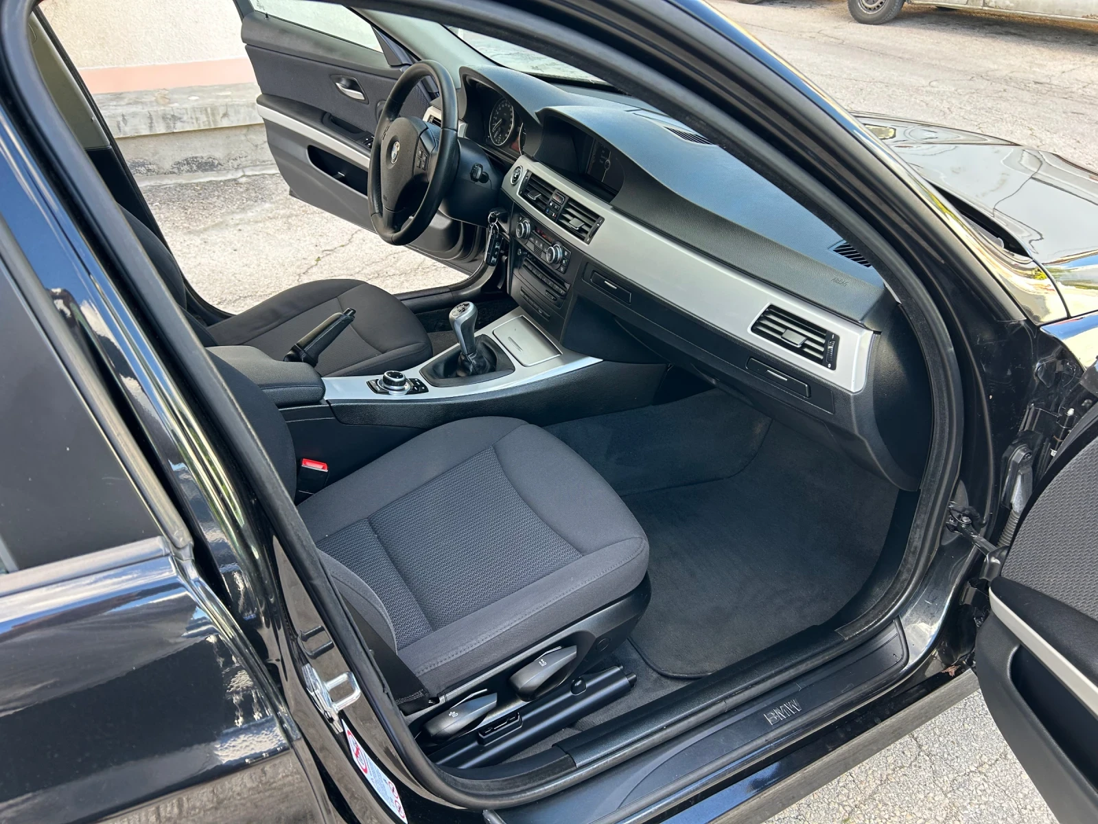 BMW 320 2.0D FACE НАВИ, снимка 11 - Автомобили и джипове - 54713818