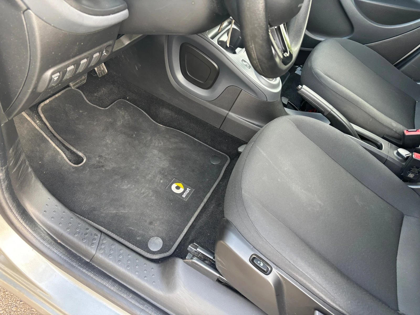 Smart Forfour 28900 km Germany, снимка 10 - Автомобили и джипове - 54858459