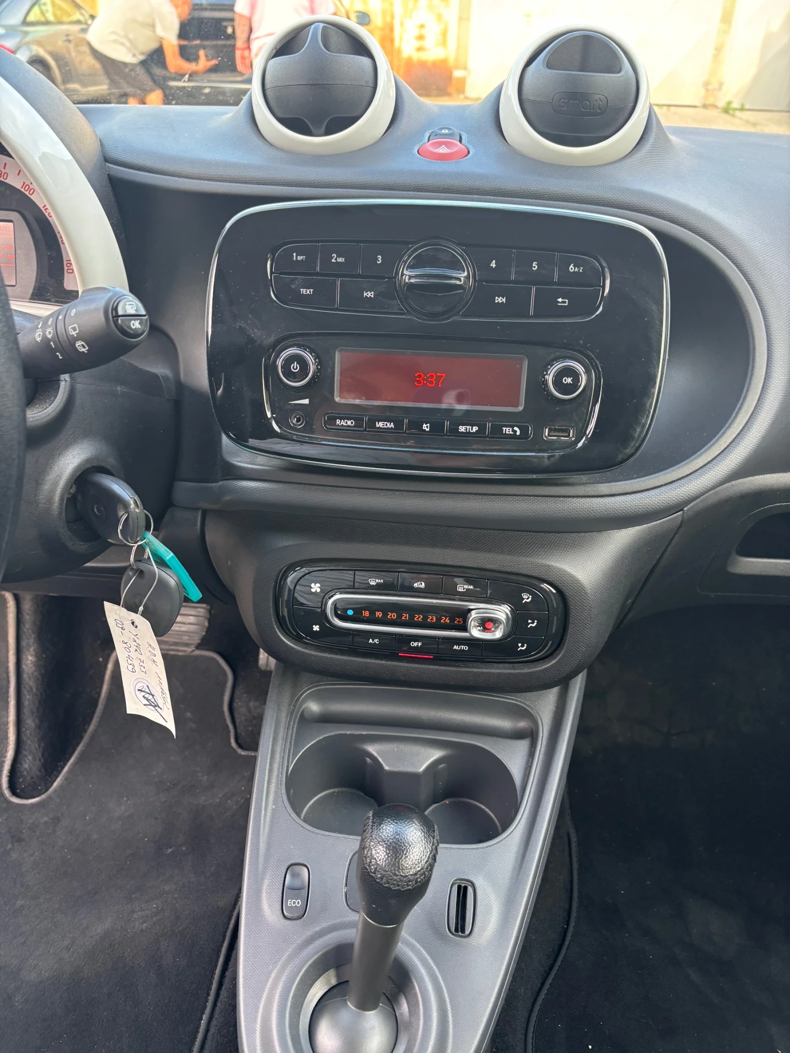 Smart Forfour 28900 km Germany, снимка 14 - Автомобили и джипове - 54858459
