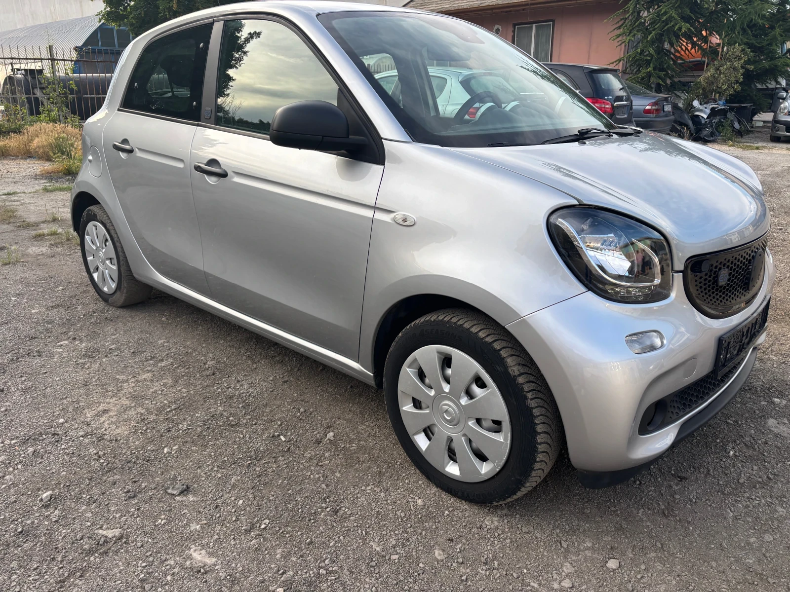 Smart Forfour 28900 km Germany, снимка 4 - Автомобили и джипове - 54858459
