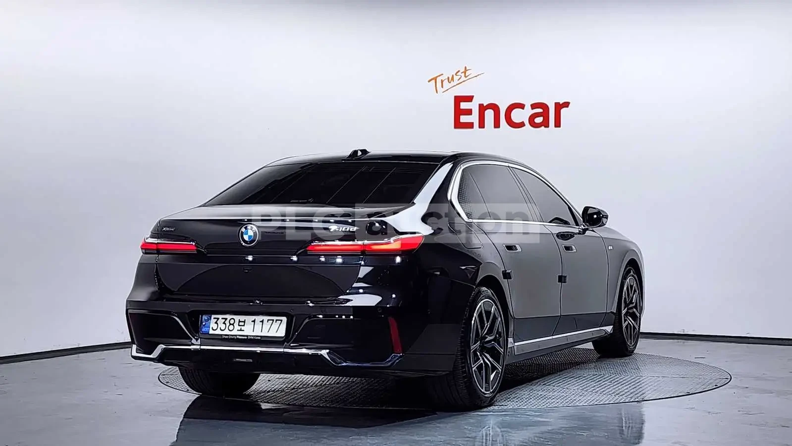 BMW 740 ОБДУХВАНЕ * ДИСТРОНИК * HEAD-UP * , снимка 2 - Автомобили и джипове - 55032789