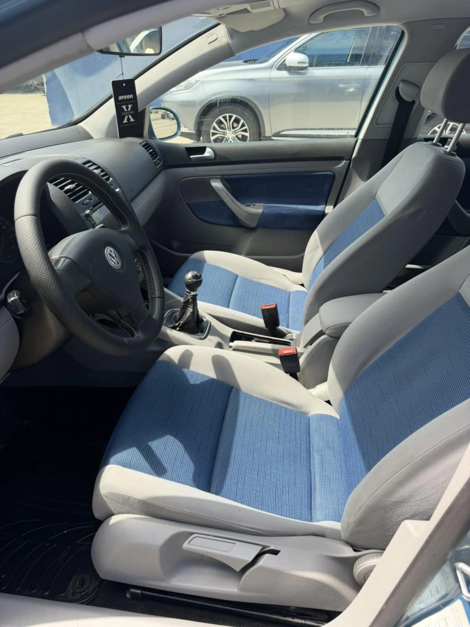 VW Golf 1.9Tdi 90 k.sTOP TOP -без ръжди, снимка 6 - Автомобили и джипове - 55130813