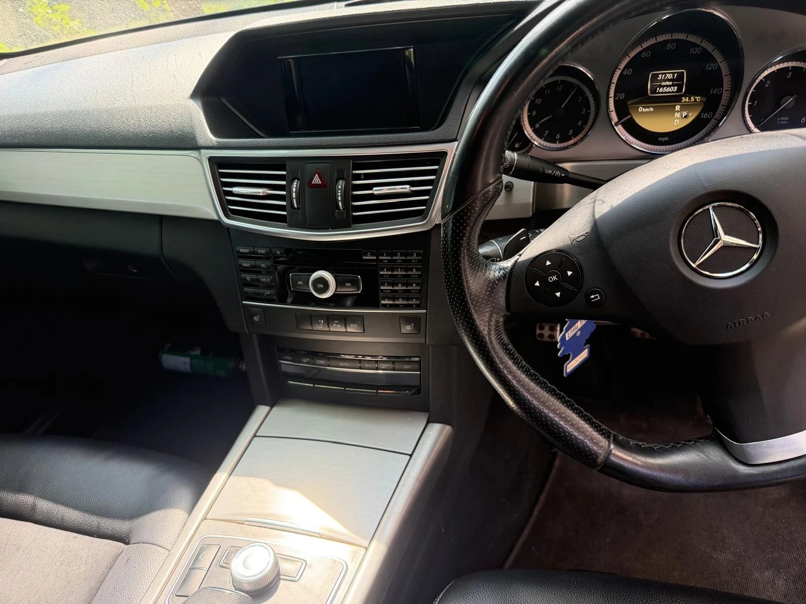Mercedes-Benz E 220, снимка 4 - Автомобили и джипове - 55594389
