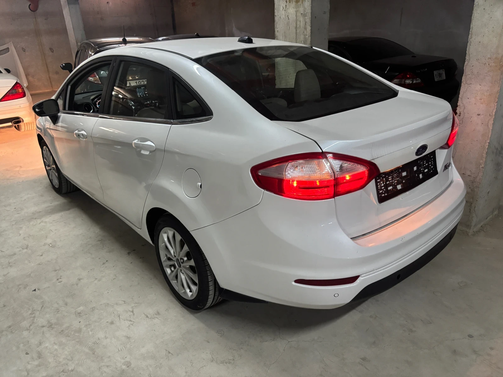 Ford Fiesta Titanium, снимка 4 - Автомобили и джипове - 55627741
